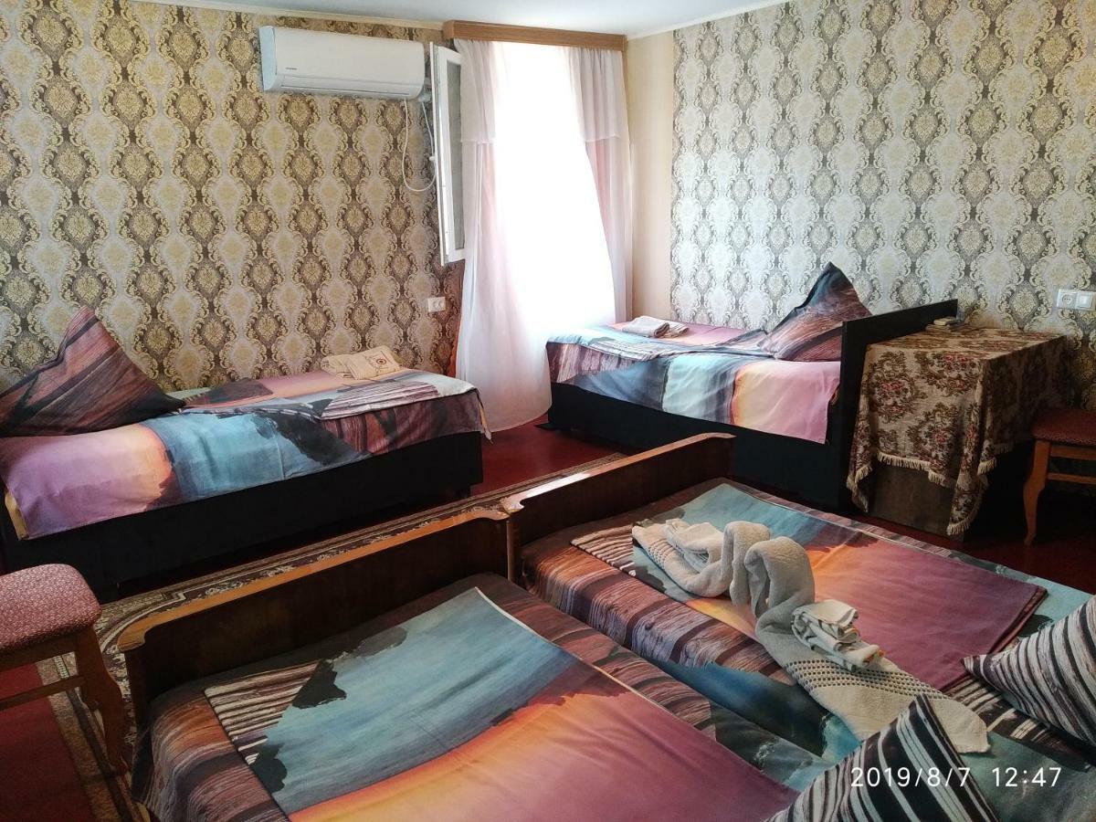 Downtown Guest House Kutaisi Eksteriør bilde